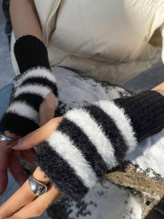 DAZY Fluffy Regular Knitted Striped Fingerless Gloves