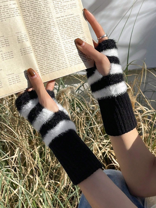 DAZY Fluffy Regular Knitted Striped Fingerless Gloves