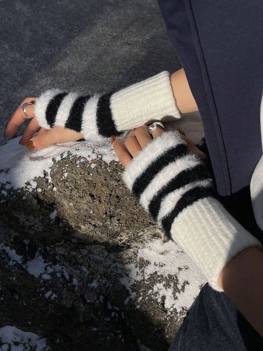 DAZY Striped Fluffy Fingerless Gloves