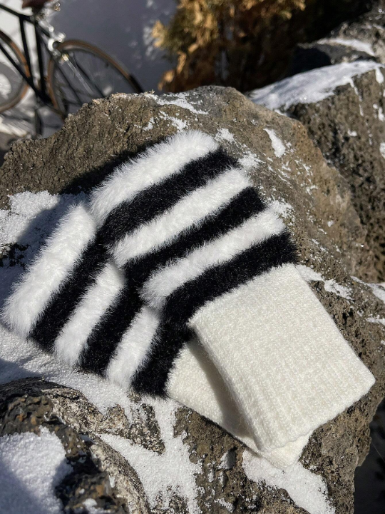 DAZY Striped Fluffy Fingerless Gloves