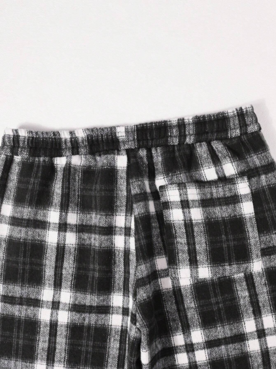 Manfinity Hypemode Loose Fit Men's Plaid Long Trousers