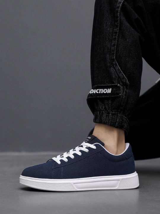 Men's Monochrome Front-Lace Sports Skateboard Shoes, Chic Minimalist Design With Round Toe, Thick Sole & Height Increasing Detail