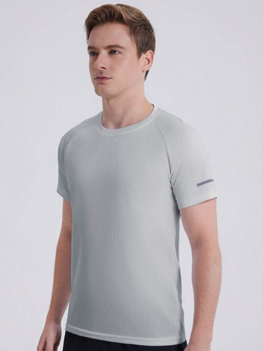 Men's Casual Fitness Sportswear Outdoor Quick Dry Short Sleeve T-Shirt For Training And Running, High Stretch Gym Clothes Men