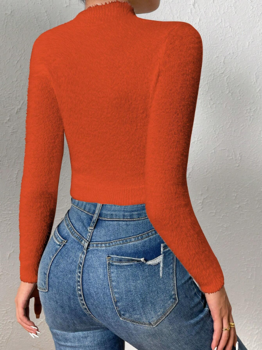 Essnce Solid Color Stand Collar Cropped Sweater