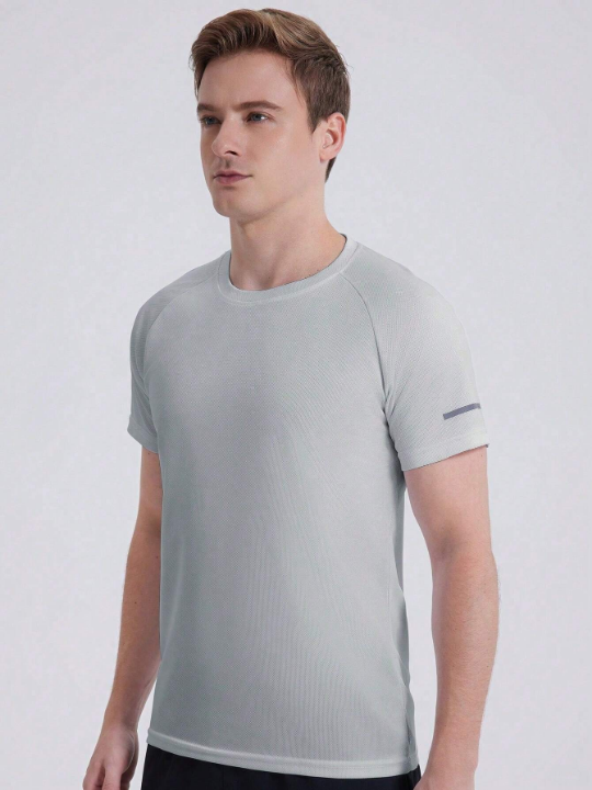 Men's Casual Quick-Drying Training Running High Elsticity Short Sleeve Sports T-Shirt For Outdoor Activities Gym Clothes Men Basic T Shirt