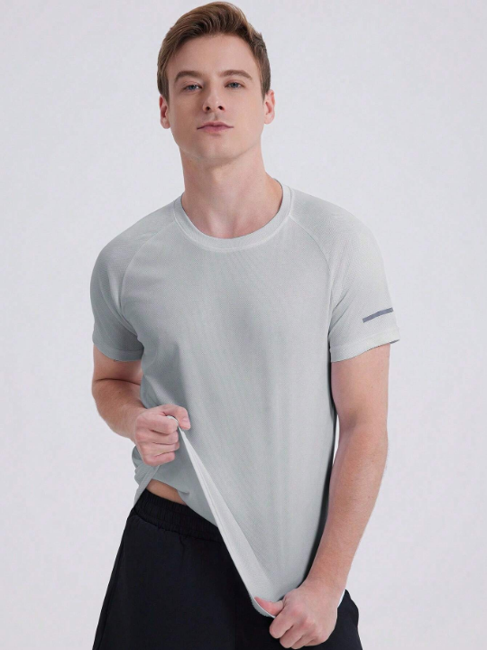 Men's Casual Quick-Drying Training Running High Elsticity Short Sleeve Sports T-Shirt For Outdoor Activities Gym Clothes Men Basic T Shirt