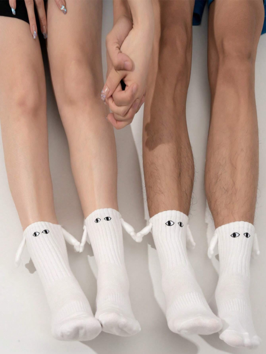 2pairs Funny Couples' Hand In Hand Socks With 3d Eye & Pull Tab Design