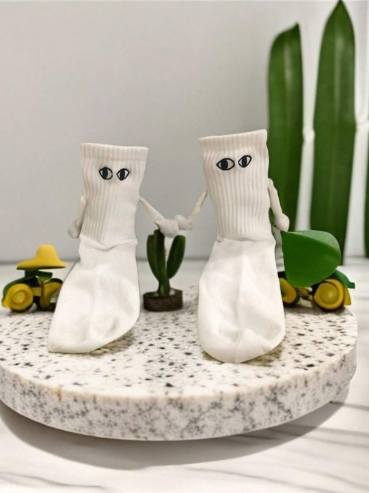 2pairs Funny Couples' Hand In Hand Socks With 3d Eye & Pull Tab Design