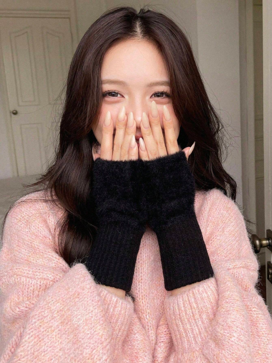 DAZY Black Regular Knit Gloves