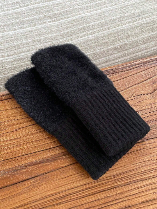 DAZY Black Regular Knit Gloves