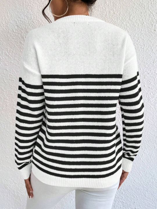 Essnce Heart Pattern Striped Sweater