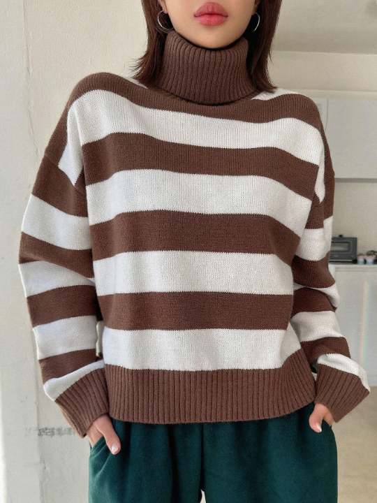 DAZY Contrast Striped Turtleneck Pullover