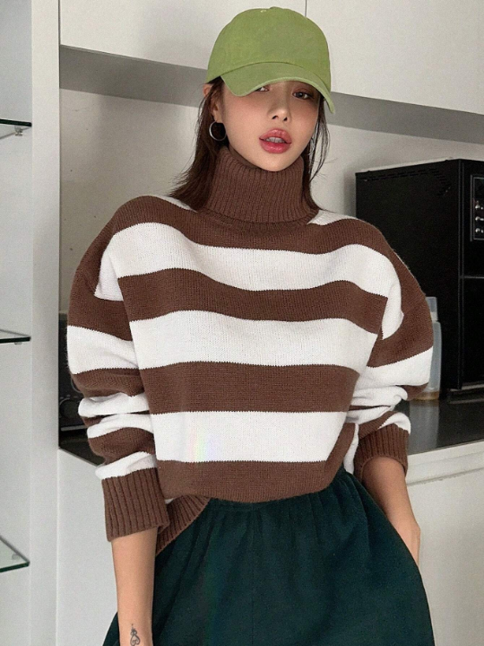 DAZY Contrast Striped Turtleneck Pullover