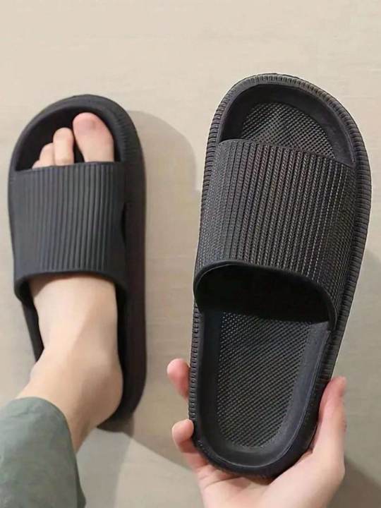 New Arrival Fashionable Black Striped One-Side-Hole Thick-Sole Soft And Comfortable Men's Slipper For Indoor And Outdoor Wearing