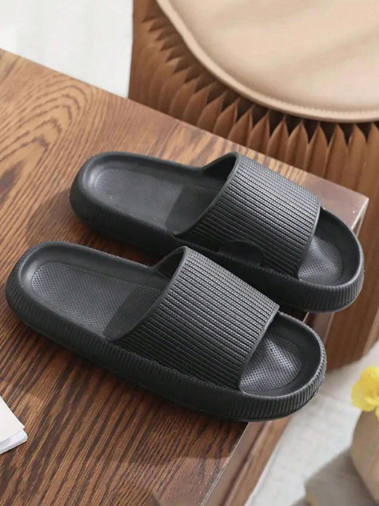 New Arrival Fashionable Black Striped One-Side-Hole Thick-Sole Soft And Comfortable Men's Slipper For Indoor And Outdoor Wearing