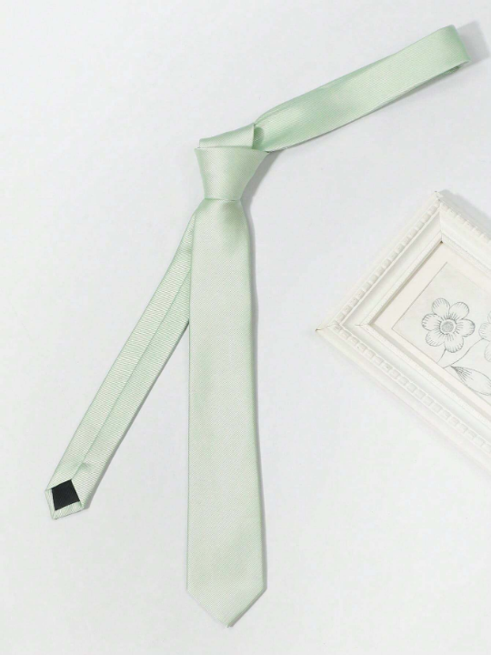 1pc Men's Fashionable Solid Mint Green & Thin Stripes Versatile Necktie Suitable For Banquets