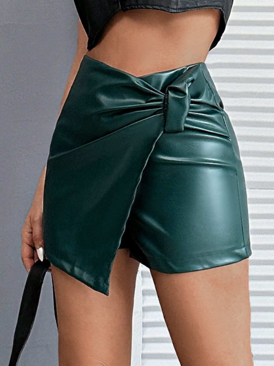 Women's Irregular Hem Pleated Shorts