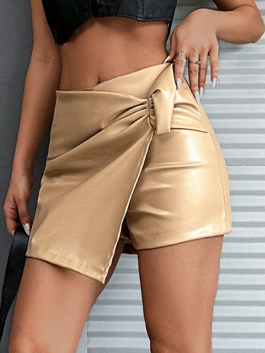 Women's Irregular Hem Pleated Shorts