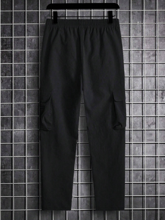 Manfinity LEGND Men's Loose-Fit Solid Color Cargo Pants