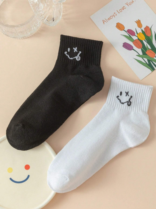 XYZ Studio 2pairs Smiling Face Design Casual Mid-Calf Socks