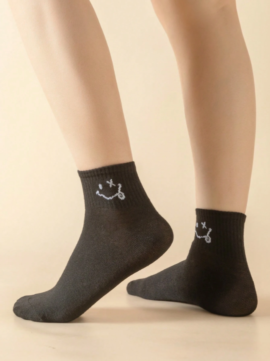 XYZ Studio 2pairs Smiling Face Design Casual Mid-Calf Socks