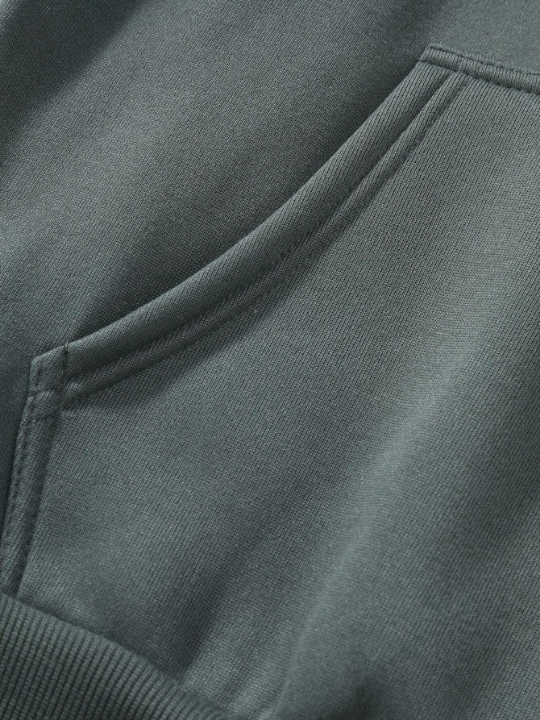 Manfinity Men'S Letter Skull Hand Print Hoodie