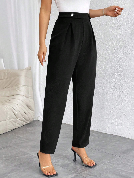 Priv Women's Simple & Elegant Daily/Office Wear Black High-Waisted Carrot Pants With Pleated Front