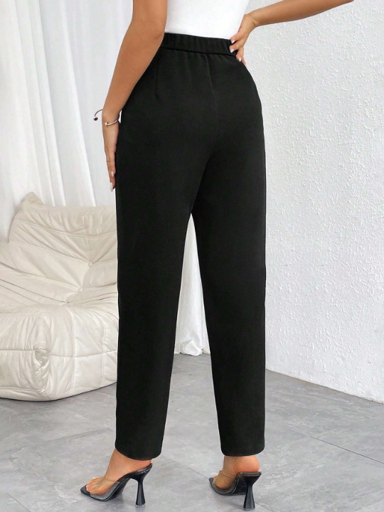 Priv Women's Simple & Elegant Daily/Office Wear Black High-Waisted Carrot Pants With Pleated Front