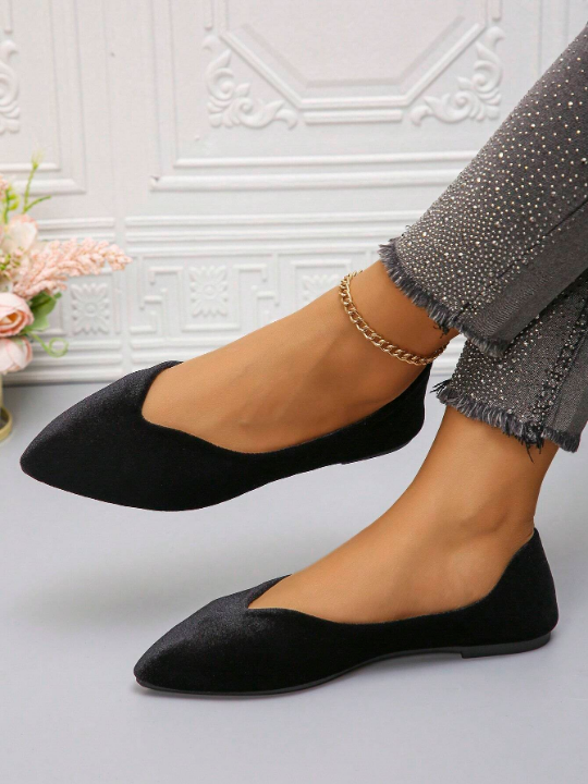 Plus Size (35-45) Fashionable Black Flat Shoes, Slip-On Shallow Mouth Comfortable Everyday Work Shoe, Versatile Flat Pointed Shoes