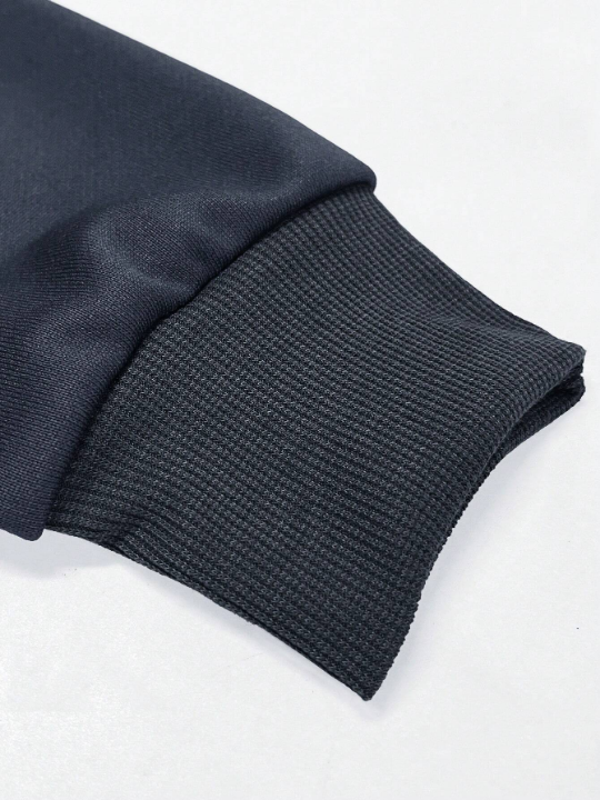 Manfinity Hypemode Men's Half-Zip Front Letter Patch Sweatshirt With Kangaroo Pocket