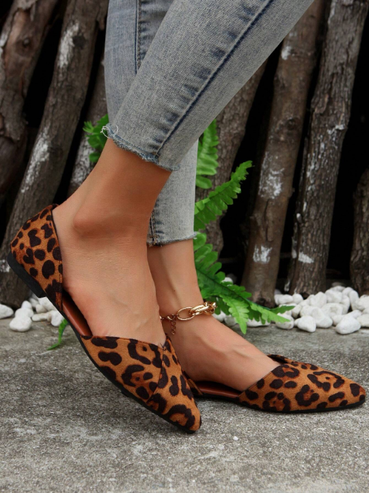 Plus Size Women's Flat, Lightweight, Anti-Slip Leopard Print Velvet Cloth Shoes For Spring And Autumn