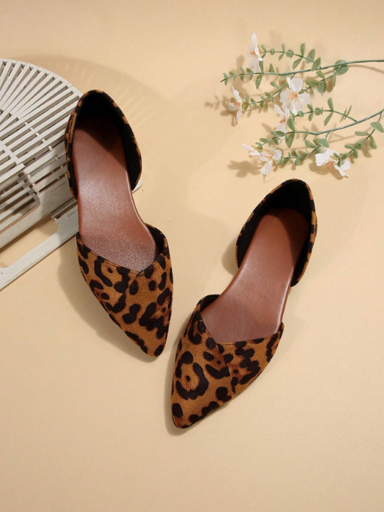 Plus Size Women's Flat, Lightweight, Anti-Slip Leopard Print Velvet Cloth Shoes For Spring And Autumn