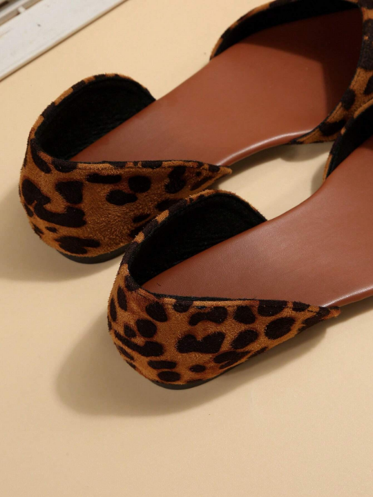 Plus Size Women's Flat, Lightweight, Anti-Slip Leopard Print Velvet Cloth Shoes For Spring And Autumn