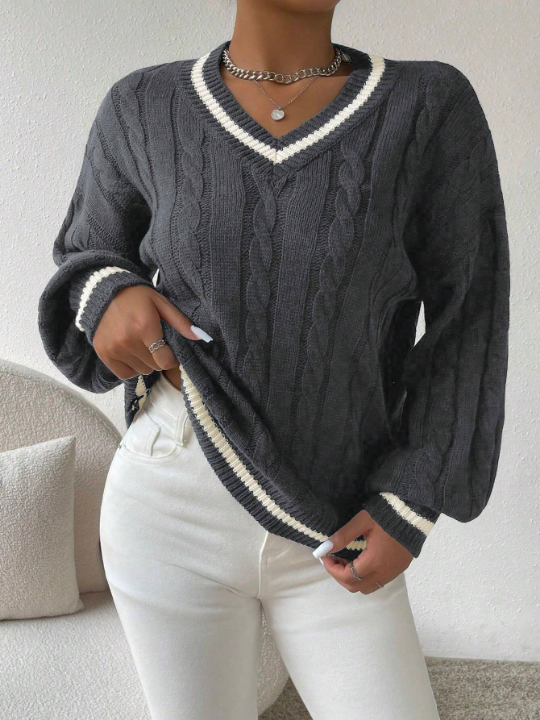 Essnce Women's V-Neck Contrast Color Long Sleeve Sweater