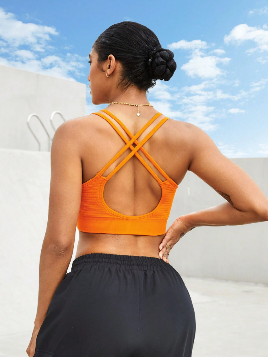 Solid Seamless Round Neck Sports Bra