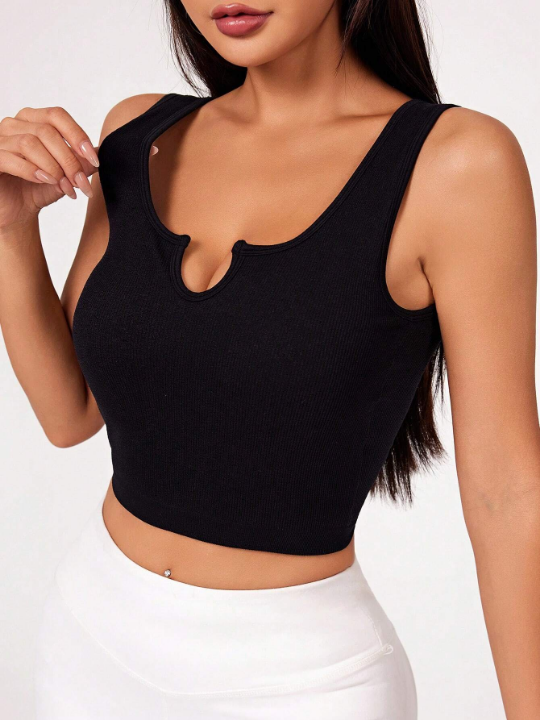 Black Seamless Sports Bra