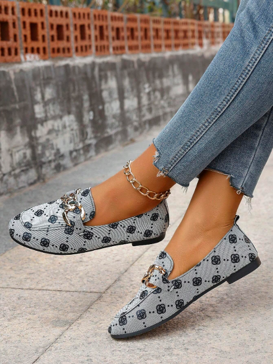 Ladies' Retro Metal Buckle Fashionable & Comfortable Flat Shoes