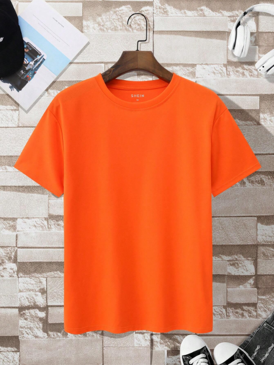 Men Solid Round Neck Tee