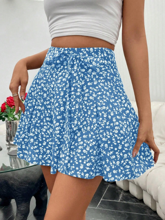 Frenchy Women's Fashionable Blue Floral Print Shorts