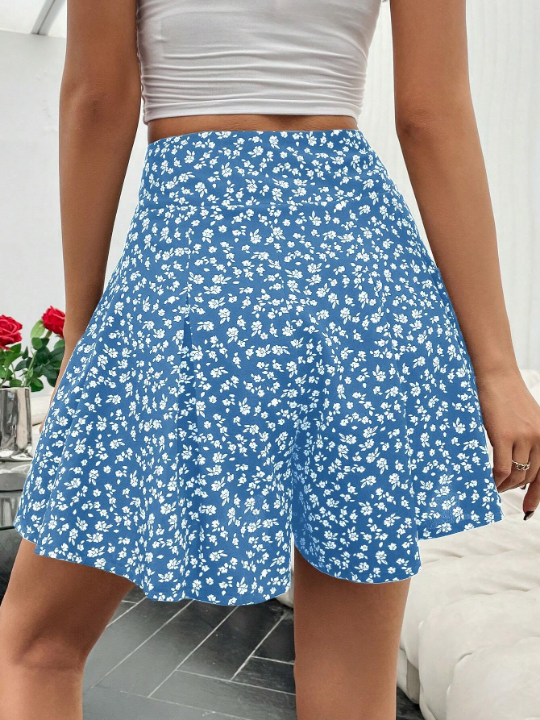 Frenchy Women's Fashionable Blue Floral Print Shorts