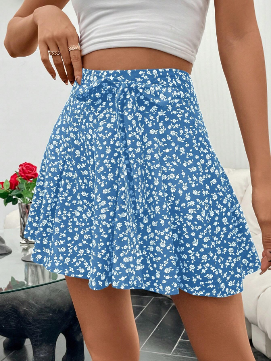 Frenchy Women's Fashionable Blue Floral Print Shorts