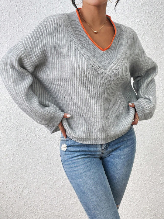 Essnce Color Block V-Neck Drop Shoulder Casual Sweater