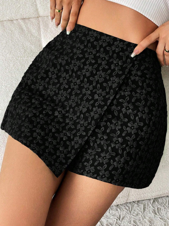 Essnce Women's Solid Color Jacquard Wrapped Mini Skirt Shorts