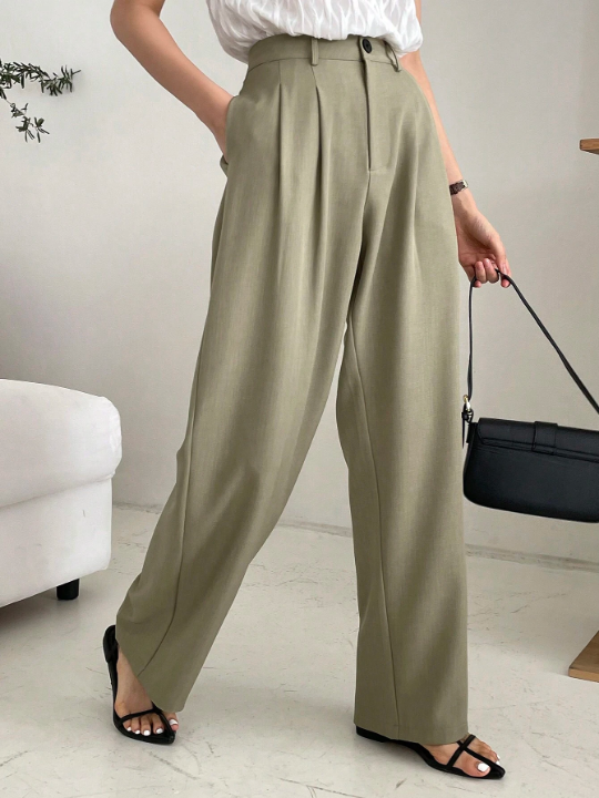 DAZY Women's Solid Color Pleated Casual Regular Pants