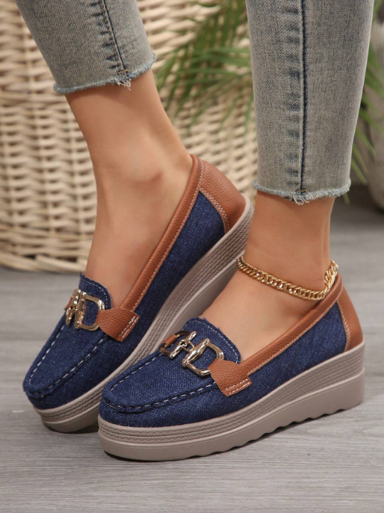 Women's Casual Sport Shoes With Soft Sole And Metal Chain - Loafers