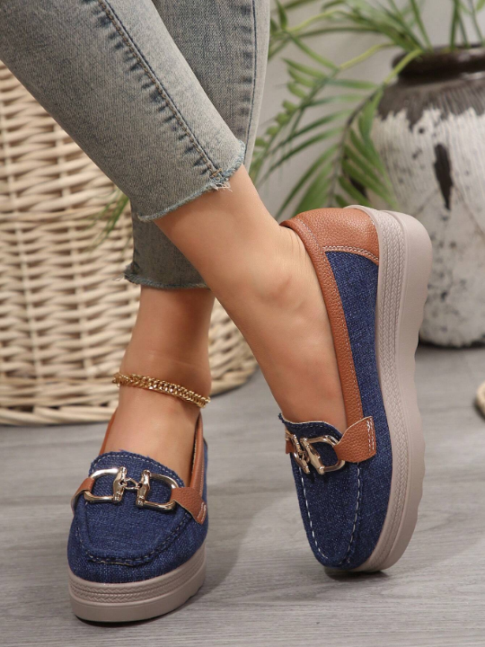 Women's Casual Sport Shoes With Soft Sole And Metal Chain - Loafers