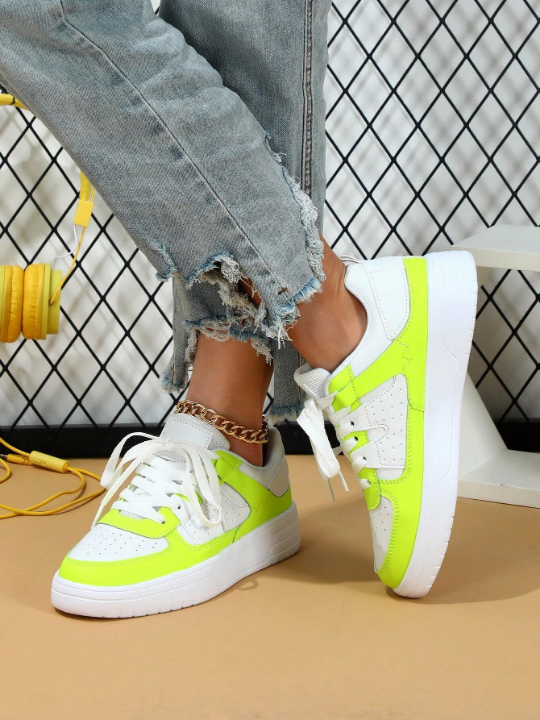 Ladies' Outdoor Sports Skateboarding Shoes In White & Fluorescent Green, Comfortable Flat Bottom Walking Casual Shoes