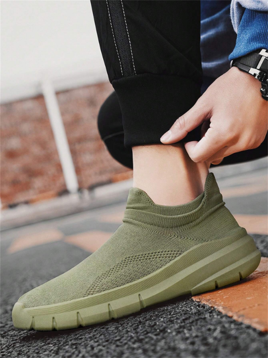 Men Solid Color Breathable Mesh Slip-On Sports Shoes, Casual And Simple, Lightweight Flat Running Shoes, Green, For Spring And Autumn