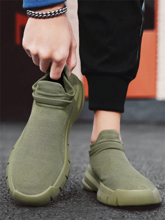 Men Solid Color Breathable Mesh Slip-On Sports Shoes, Casual And Simple, Lightweight Flat Running Shoes, Green, For Spring And Autumn