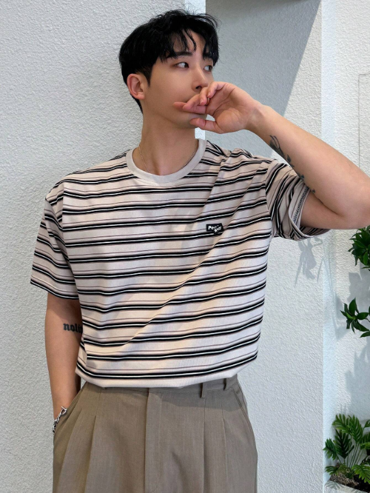 DAZY Men's Summer Short Sleeve Casual T-Shirt With Letter Patch And Striped Collar, Round Neck